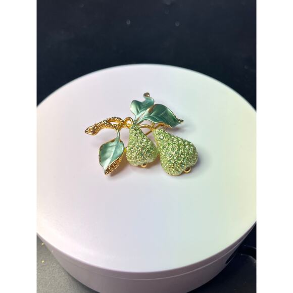 Vintage Sparkling Pear Brooch Pin - Green Pave Rhinestones & Enamel Leaves - Picture 2 of 10